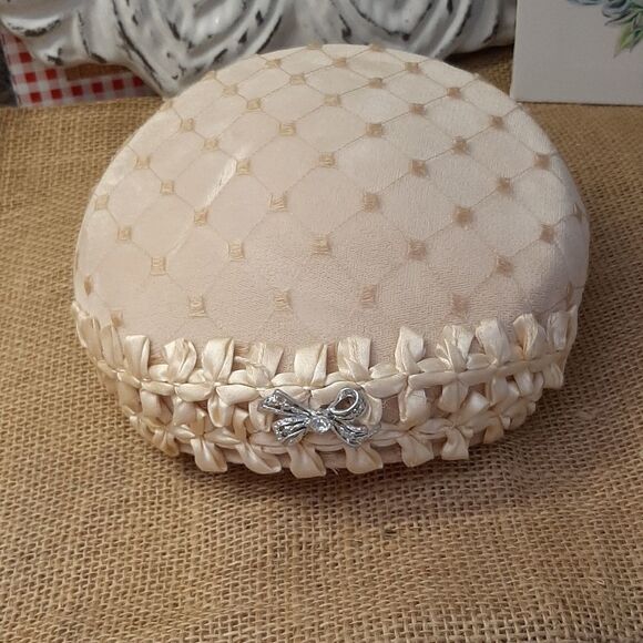 Vintage Cream Hat with Jewelry main image 4